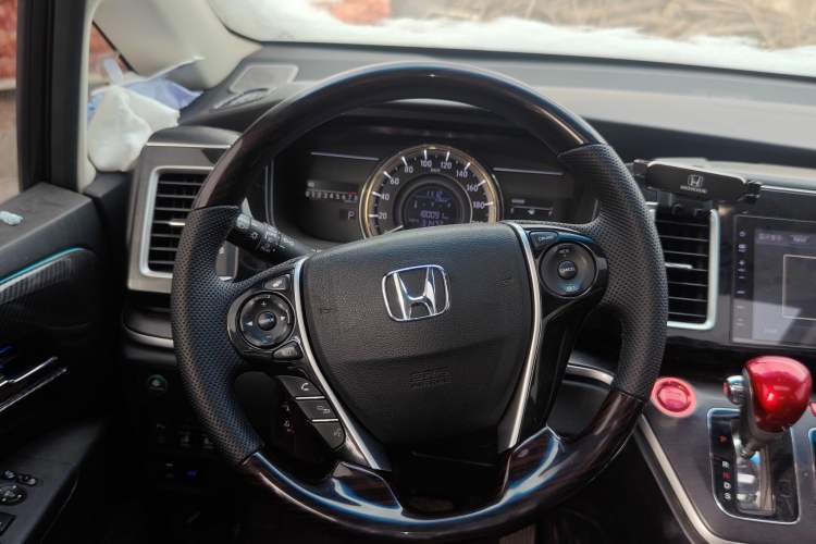 Used Honda Elysion 2016 2.4L Style Edition Steering Wheel