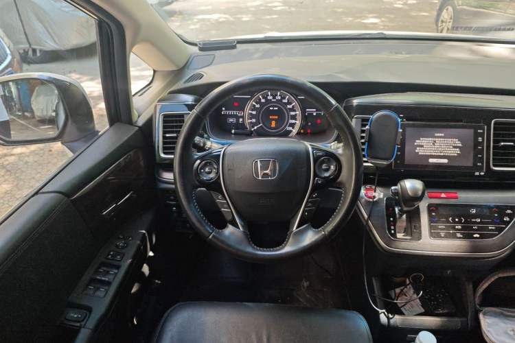 Used Honda Elysion 2016 2.4L Supreme Edition Steering Wheel