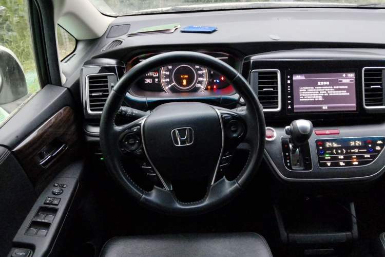 Used Honda Elysion 2016 2.4L Luxury Edition Steering Wheel