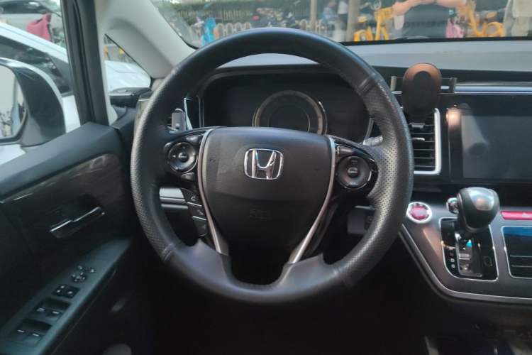 Used Honda Elysion 2016 2.4L Style Edition Steering Wheel
