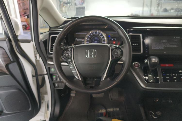 Used Honda Elysion 2016 2.4L Style Edition Steering Wheel