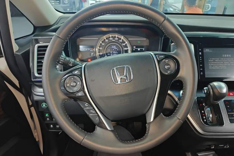Used Honda Elysion 2016 2.4L Style Edition Steering Wheel