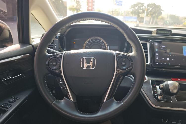 Used Honda Elysion 2016 2.4L Style Edition Steering Wheel