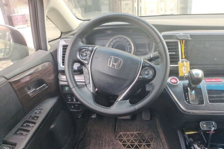 Used Honda Elysion 2016 2.4L Style Edition Steering Wheel