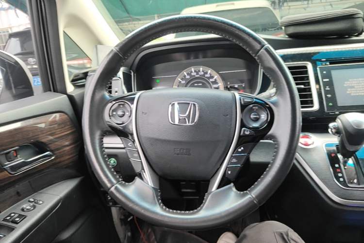 Used Honda Elysion 2016 2.4L Supreme Edition Steering Wheel