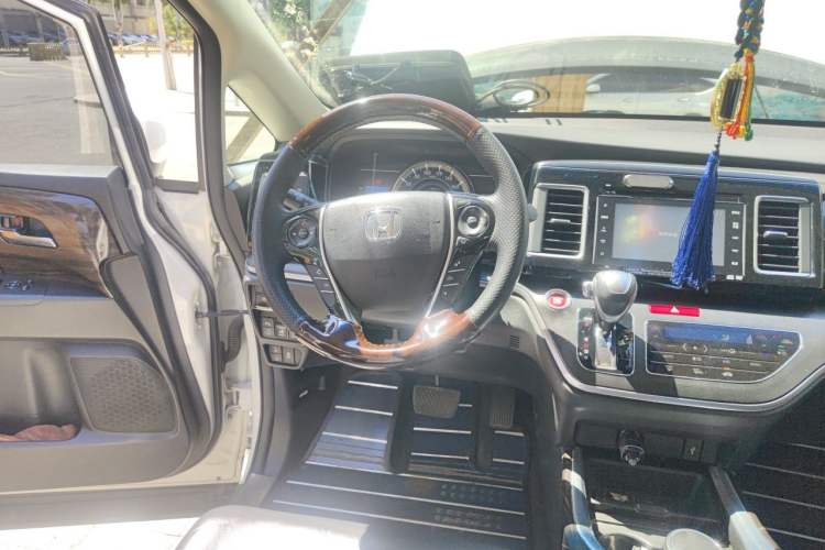 Used Honda Elysion 2016 2.4L Supreme Edition Steering Wheel