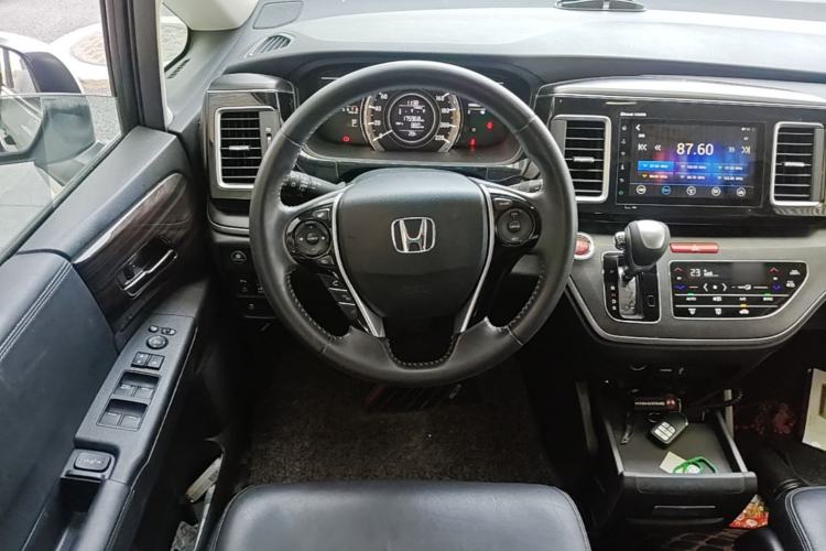 Used Honda Elysion 2016 2.4L Style Edition Steering Wheel
