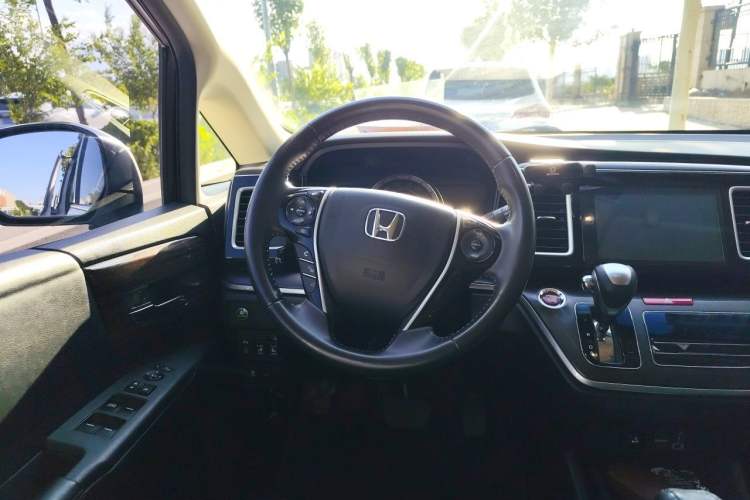 Used Honda Elysion 2016 2.4L Comfort Edition Steering Wheel