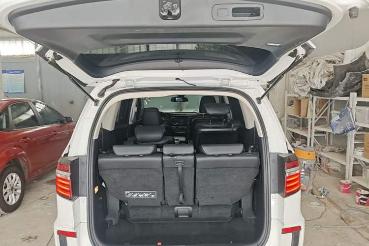 Used Honda Elysion 2016 2.4L Supreme Edition Trunk