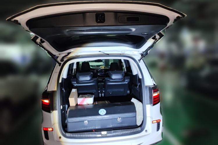 Used Honda Elysion 2016 2.4L Supreme Edition Trunk