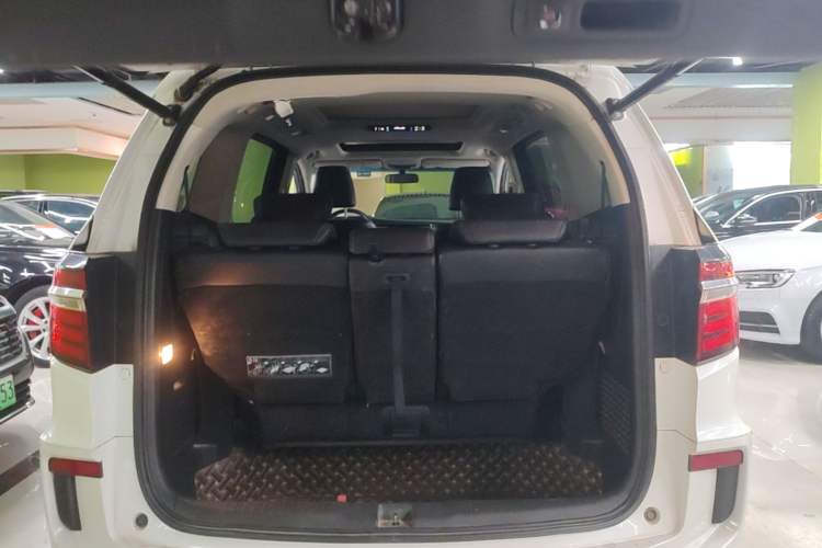 Used Honda Elysion 2016 2.4L Style Edition Trunk