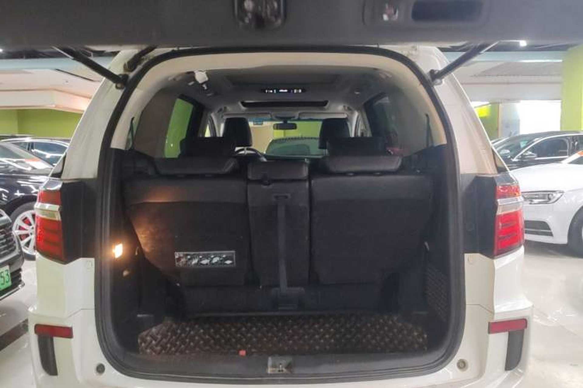 Used Honda Elysion 2016 2.4L Style Edition Trunk