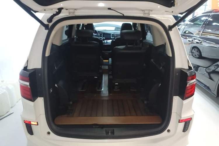 Used Honda Elysion 2016 2.4L Classic Edition Trunk
