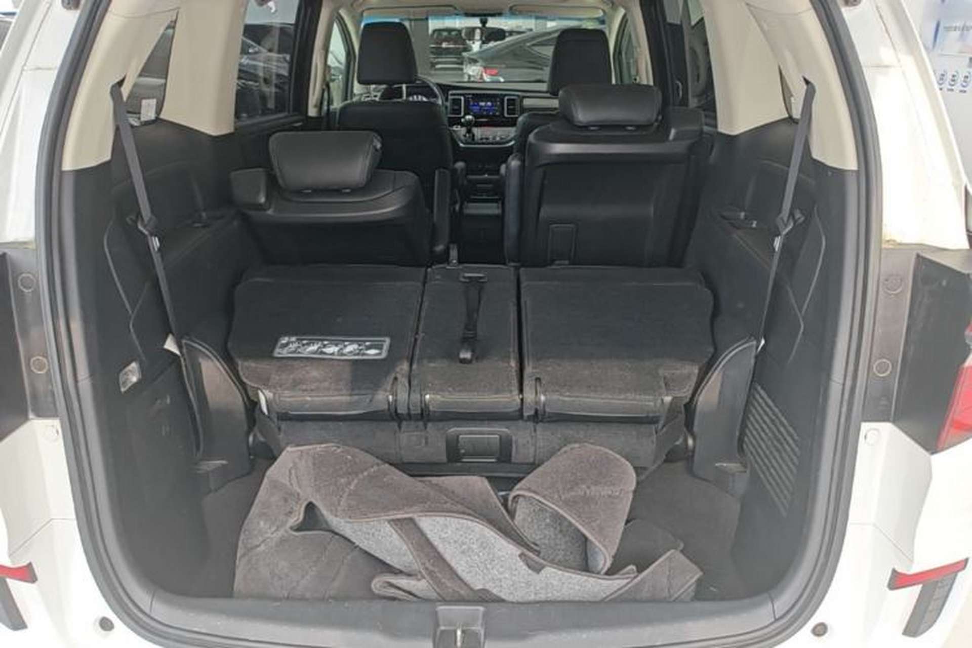 Used Honda Elysion 2016 2.4L Style Edition Trunk