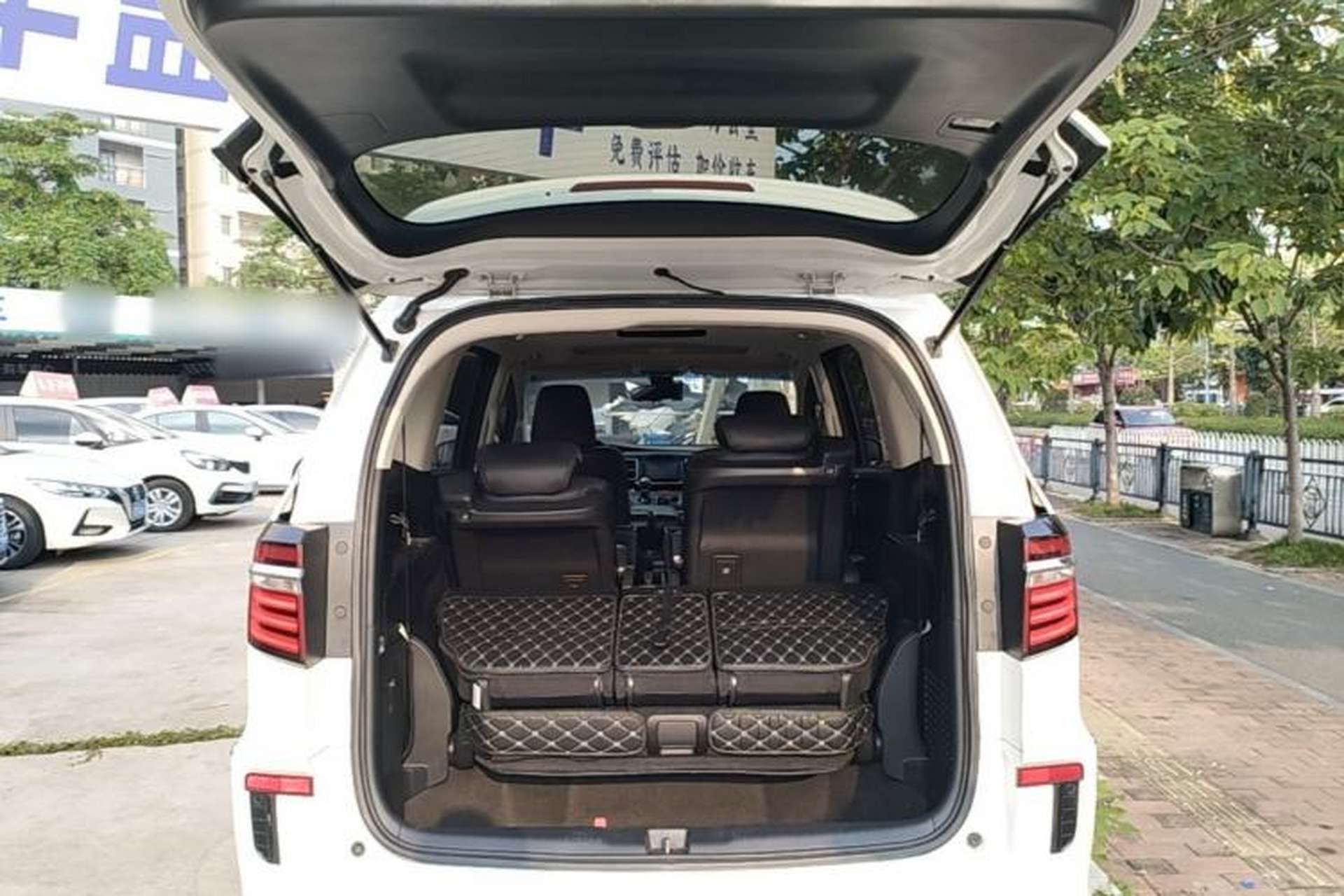 Used Honda Elysion 2016 2.4L Supreme Edition Trunk