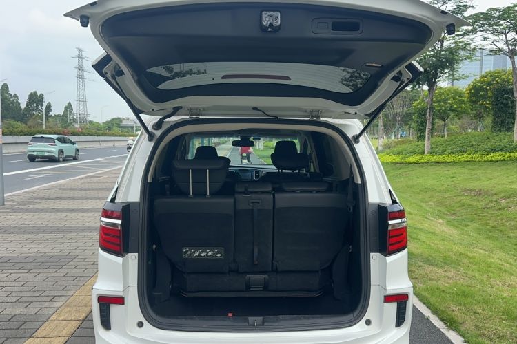 Used Honda Elysion 2016 2.4L Supreme Edition Trunk