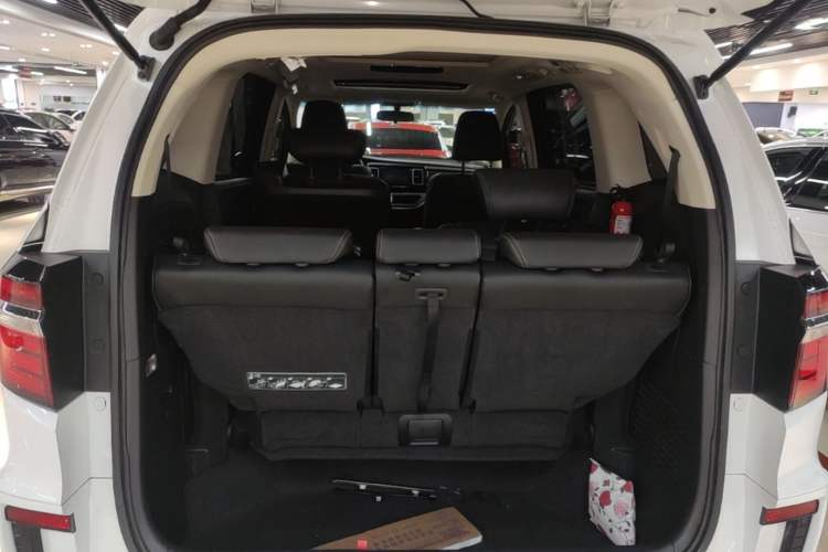 Used Honda Elysion 2016 2.4L Style Edition Trunk