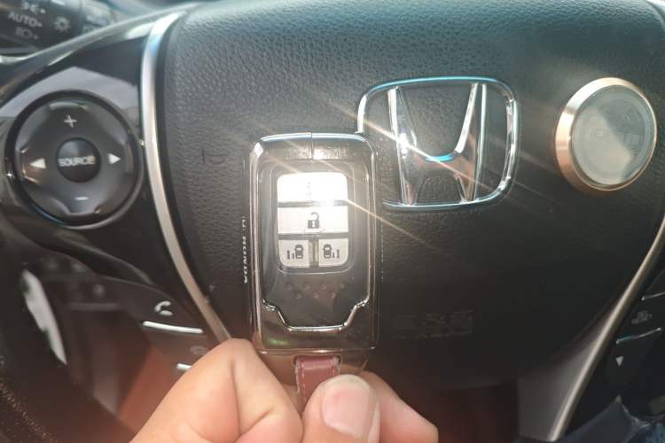 Used Honda Elysion 2016 2.4L Supreme Edition Vehicle Key