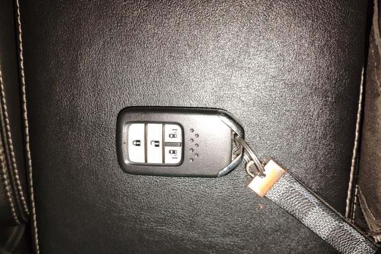 Used Honda Elysion 2016 2.4L Supreme Edition Vehicle Key