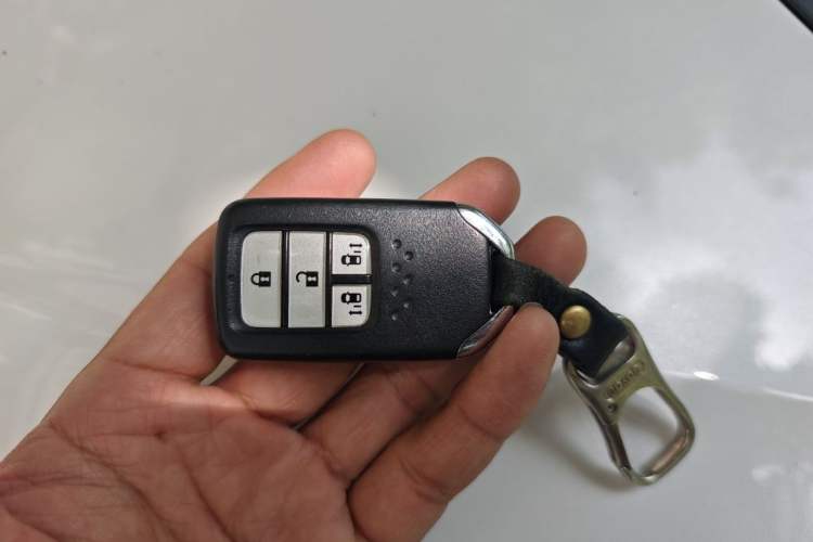 Used Honda Elysion 2016 2.4L Supreme Edition Vehicle Key