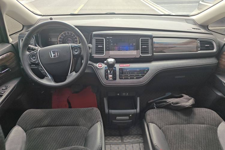 Used Honda Elysion 2016 2.4L Comfort Edition Center Console