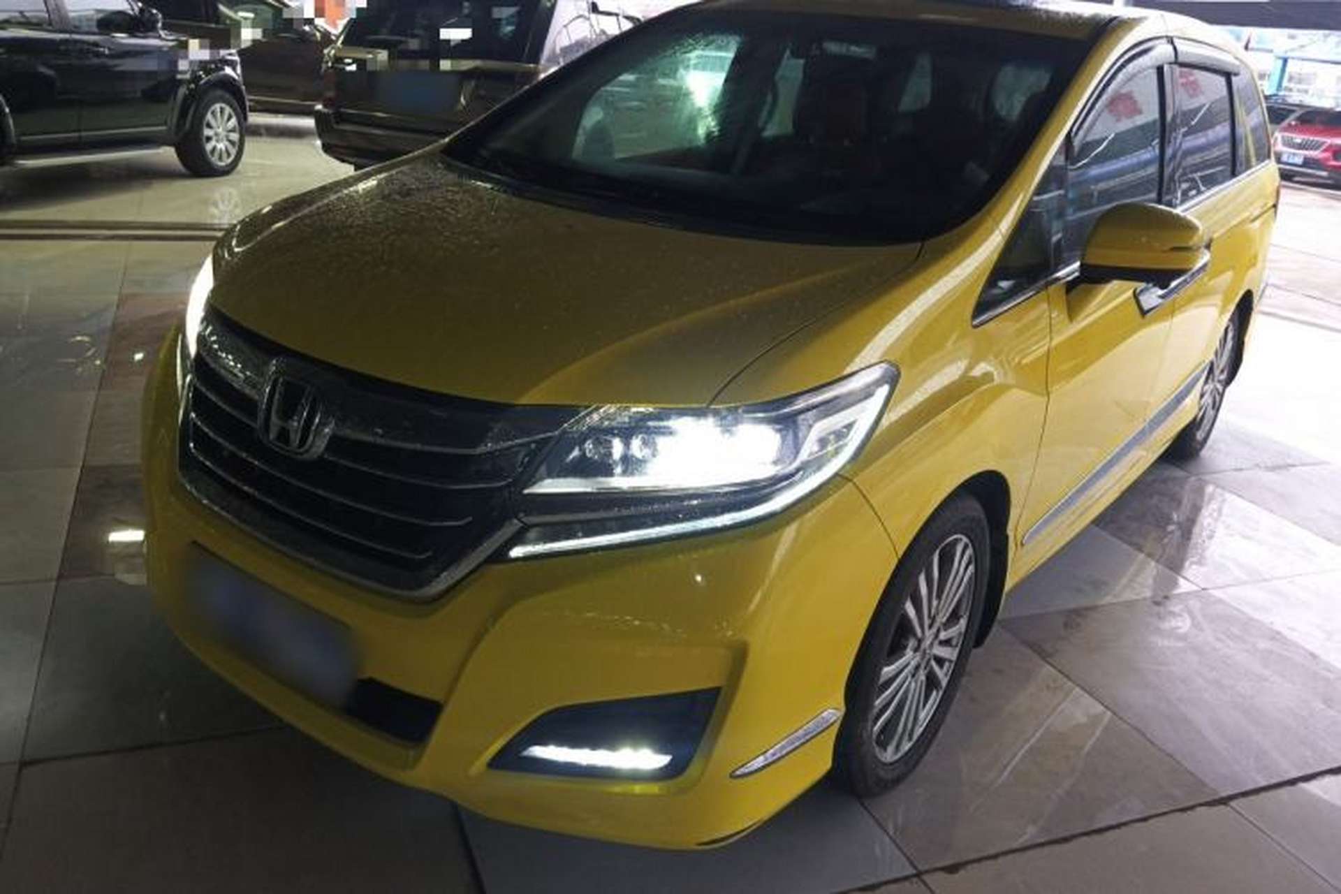 Used Honda Elysion 2016 2.4L Luxury Edition Front Left 45 Deg