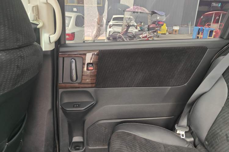 Used Honda Elysion 2016 2.4L Comfort Edition Left Rear Door Interior
