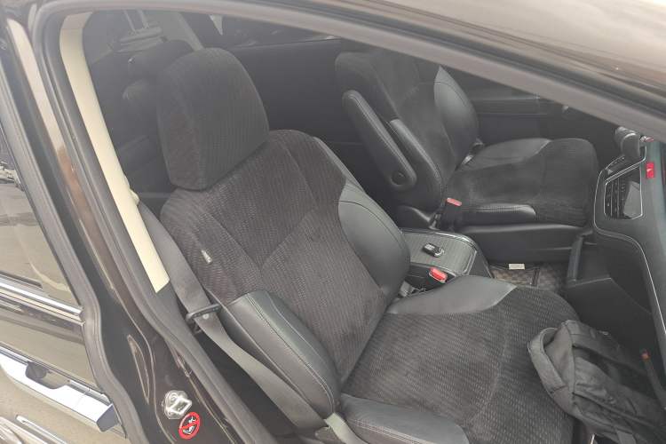 Used Honda Elysion 2016 2.4L Comfort Edition Right Front Seat