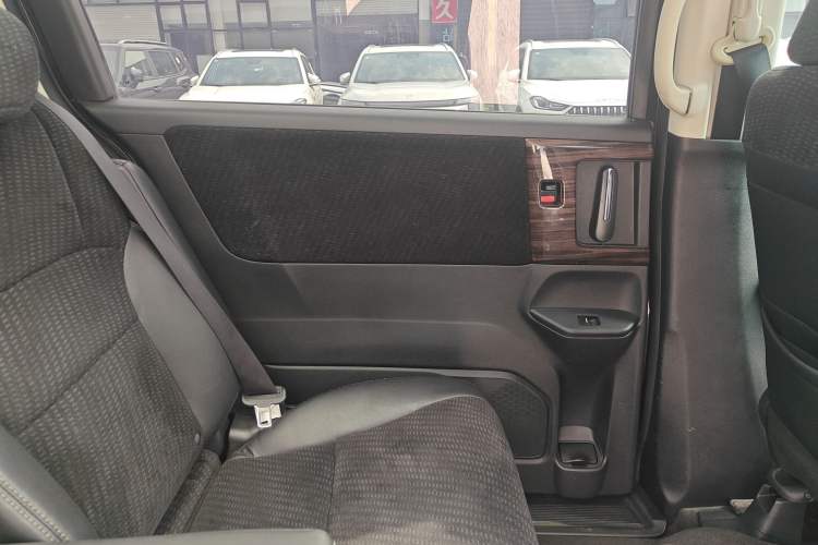 Used Honda Elysion 2016 2.4L Comfort Edition Right Rear Door Interior