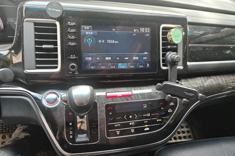 Used Honda Elysion 2019 2.0L Hybrid Luxury Edition Audio And AC Panel
