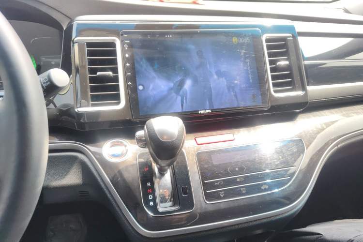 Used Honda Elysion 2019 2.0L Hybrid Luxury Edition Audio And AC Panel