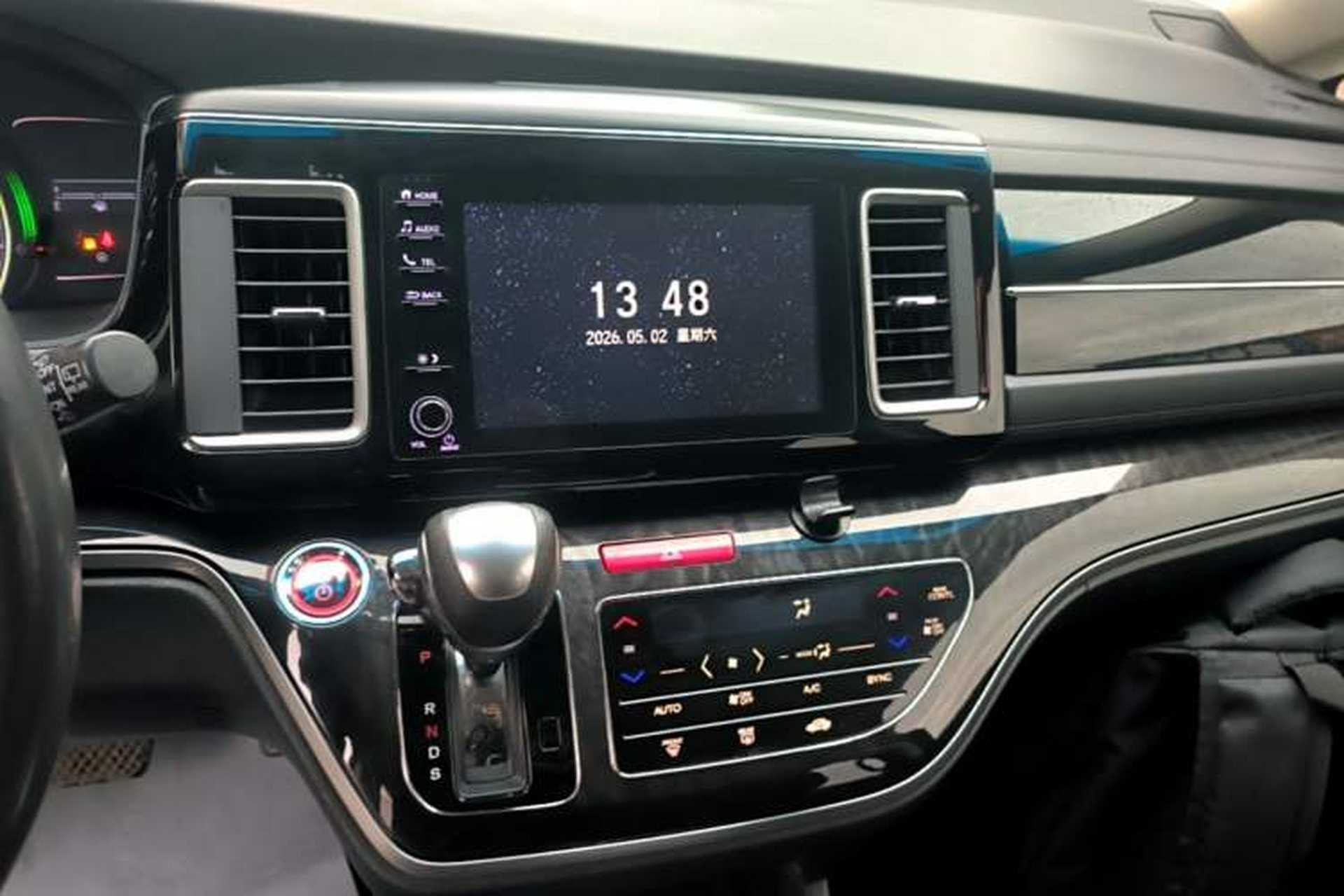 Used Honda Elysion 2019 2.0L Hybrid Luxury Edition Audio And AC Panel