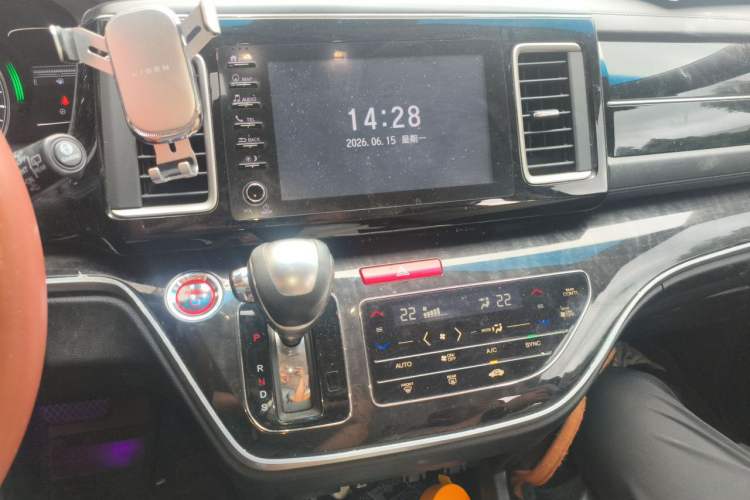 Used Honda Elysion 2019 2.0L Hybrid Supreme Edition Audio And AC Panel