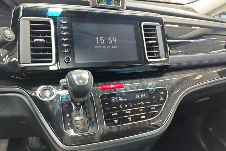 Used Honda Elysion 2019 2.0L Hybrid Supreme Edition Audio And AC Panel