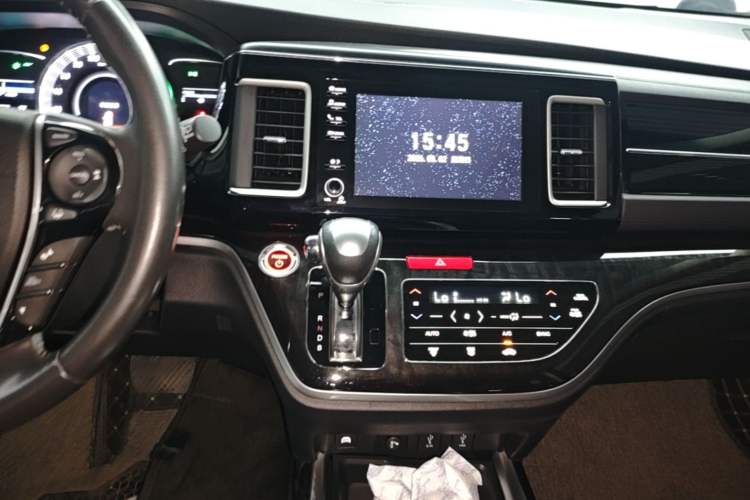 Used Honda Elysion 2019 2.0L Hybrid Luxury Edition Audio And AC Panel