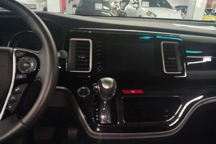 Used Honda Elysion 2019 2.0L Hybrid Luxury Edition Audio And AC Panel