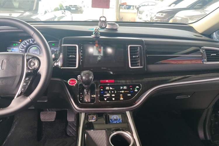 Used Honda Elysion 2019 2.0L Hybrid Luxury Edition Audio And AC Panel