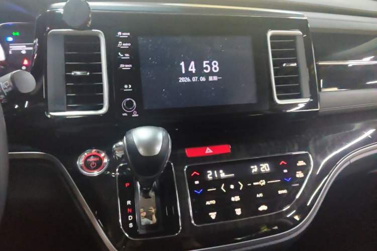 Used Honda Elysion 2019 2.0L Hybrid Luxury Edition Audio And AC Panel