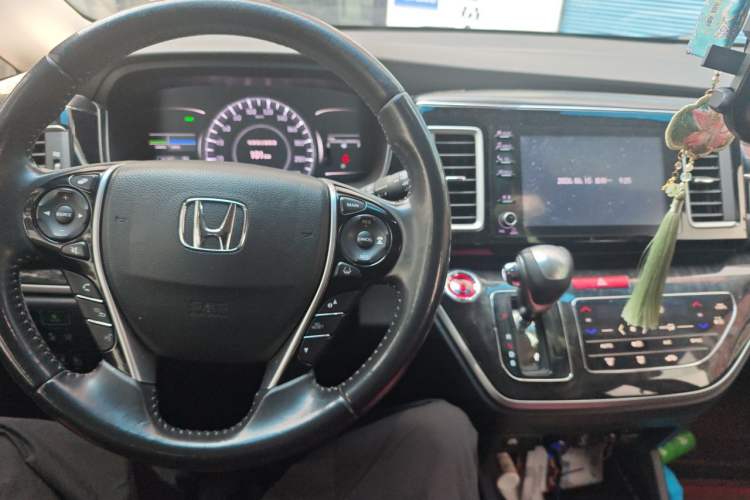 Used Honda Elysion 2019 2.0L Hybrid Luxury Edition Audio And AC Panel