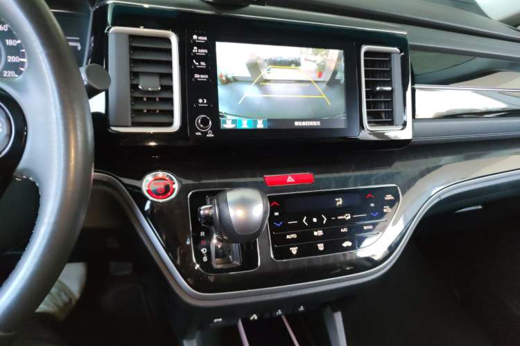 Used Honda Elysion 2019 2.0L Hybrid Luxury Edition Audio And AC Panel