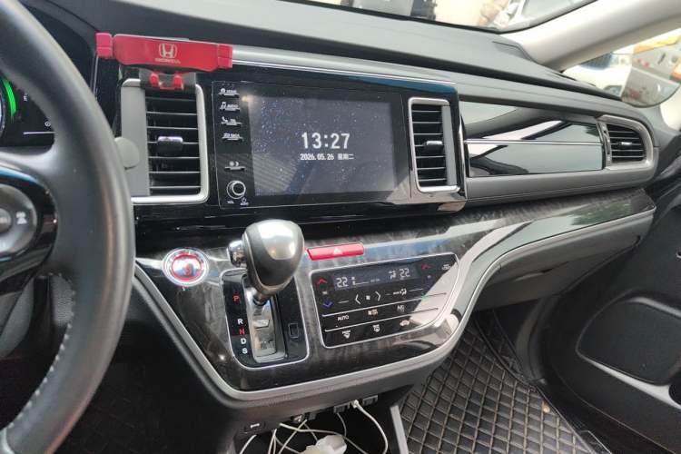 Used Honda Elysion 2019 2.0L Hybrid Luxury Edition Audio And AC Panel