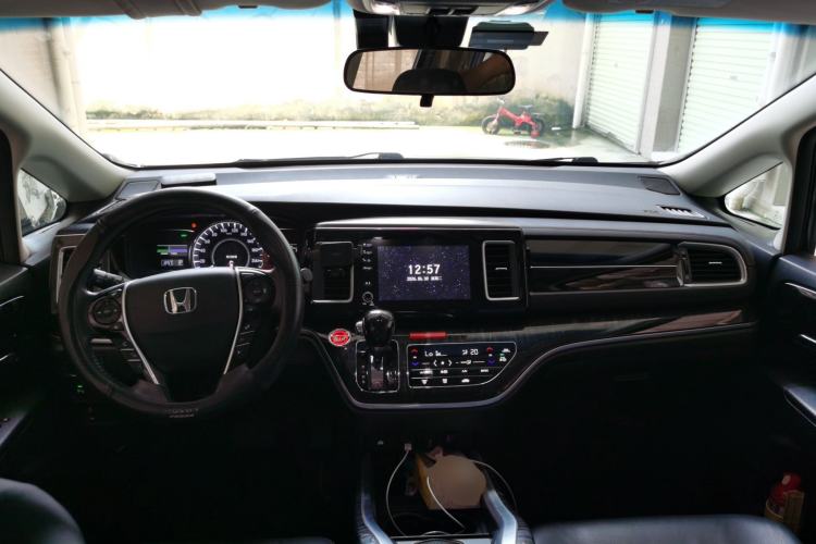 Used Honda Elysion 2019 2.0L Hybrid Luxury Edition Center Console
