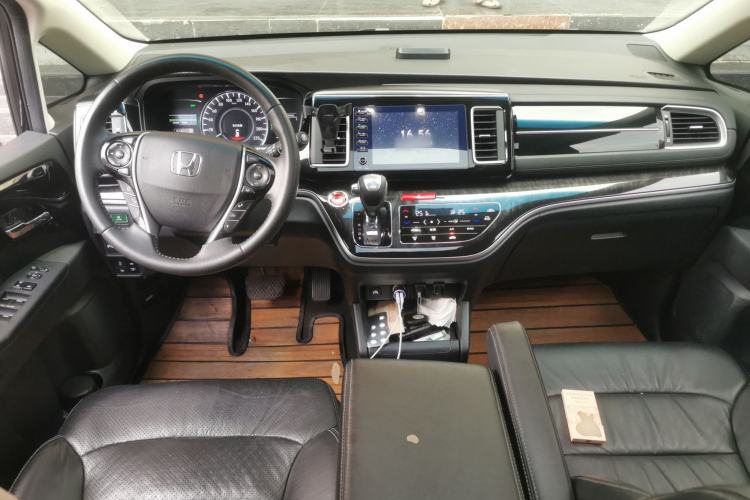 Used Honda Elysion 2019 2.0L Hybrid Supreme Edition Center Console