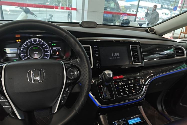 Used Honda Elysion 2019 2.0L Hybrid Luxury Edition Center Console