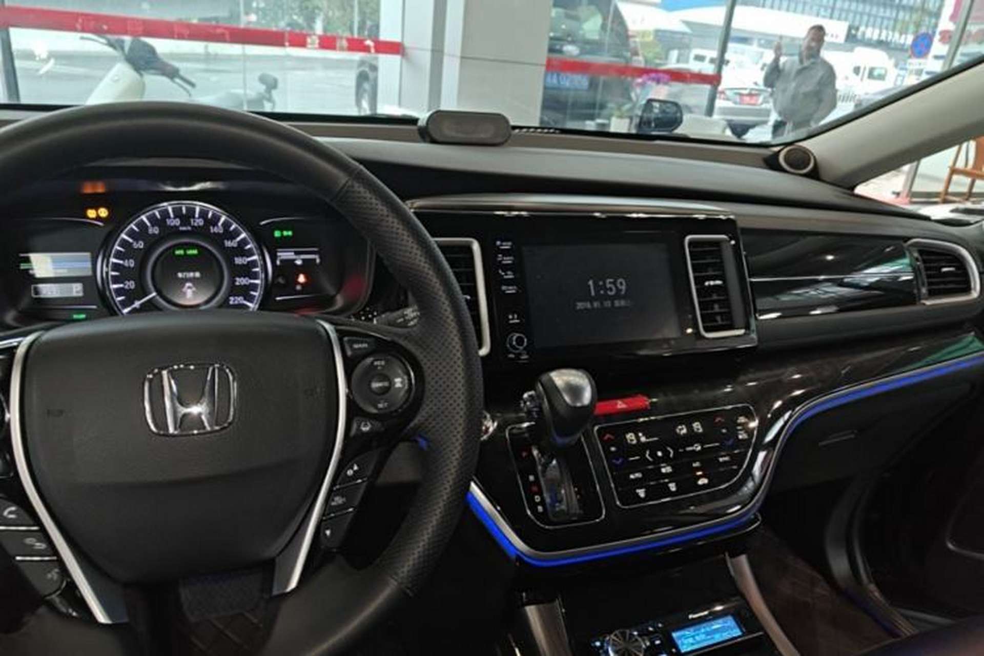 Used Honda Elysion 2019 2.0L Hybrid Luxury Edition Center Console