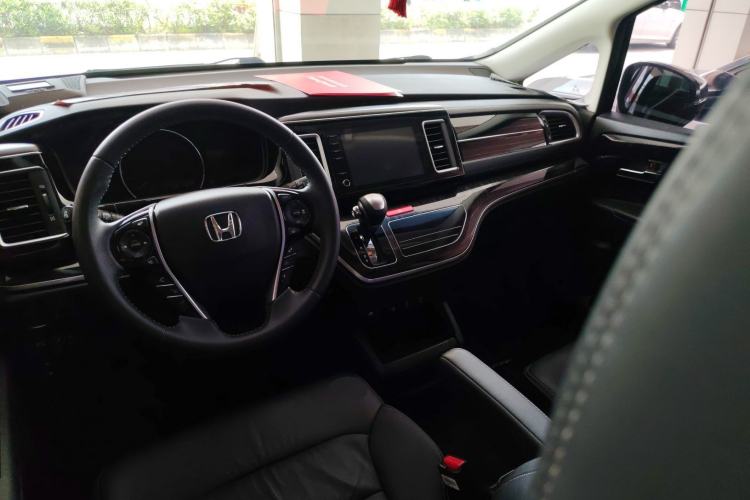 Used Honda Elysion 2019 2.0L Hybrid Luxury Edition Center Console