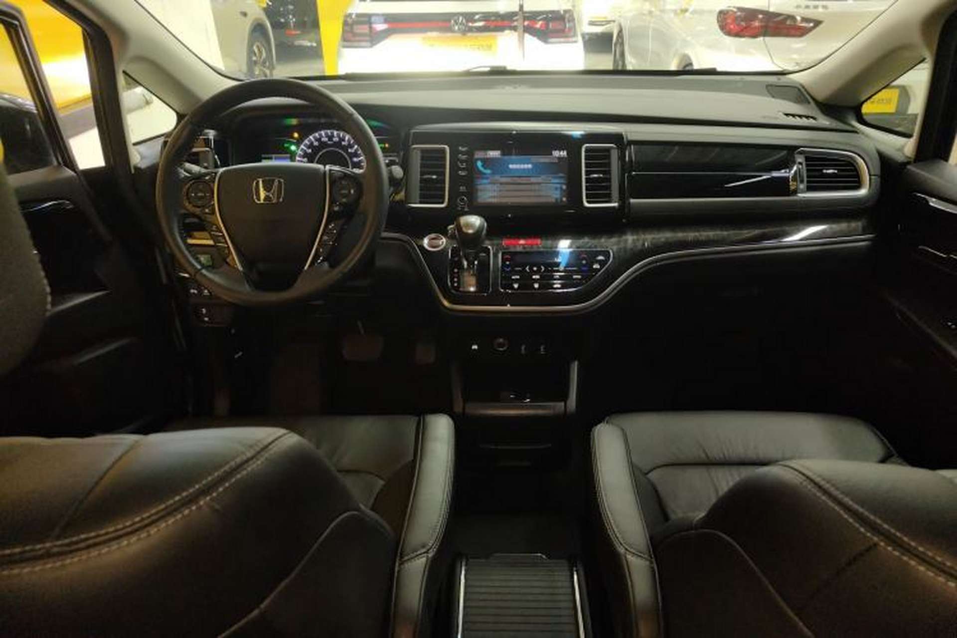 Used Honda Elysion 2019 2.0L Hybrid Luxury Edition Center Console