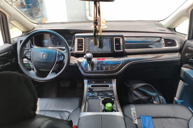Used Honda Elysion 2019 2.0L Hybrid Supreme Edition Center Console