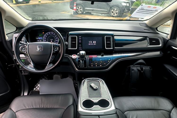 Used Honda Elysion 2019 2.0L Hybrid Luxury Edition Center Console