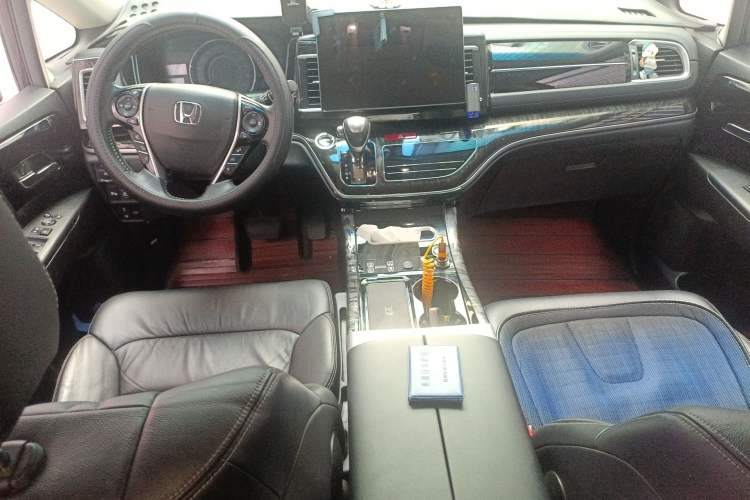 Used Honda Elysion 2019 2.0L Hybrid Luxury Edition Center Console